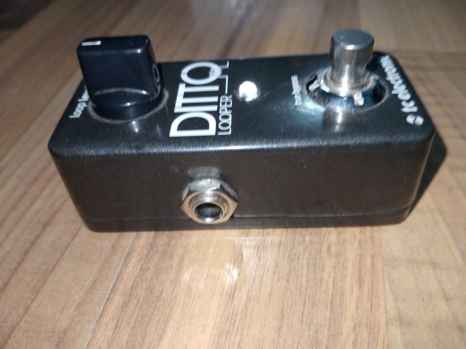 Pedală looper pentru chitara electrică.