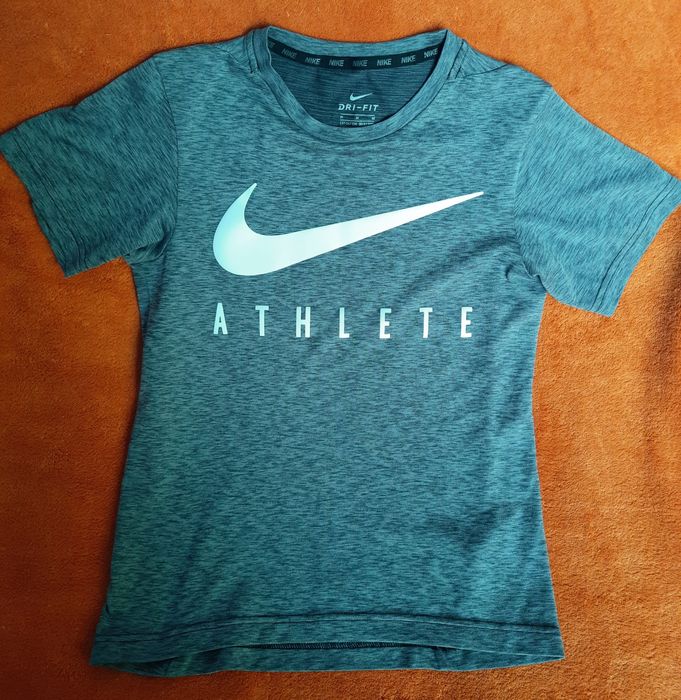 Детска спортна тениска Nike Dri-Fit, ръст 137-147см