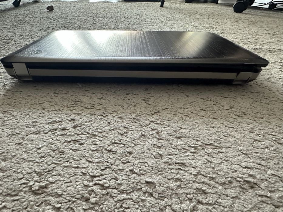 Ноутбук Hp SSd продам Рабочий ноут