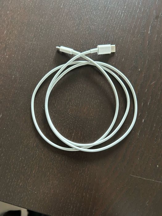 Vand cablu de incarcare/date original Iphone 13