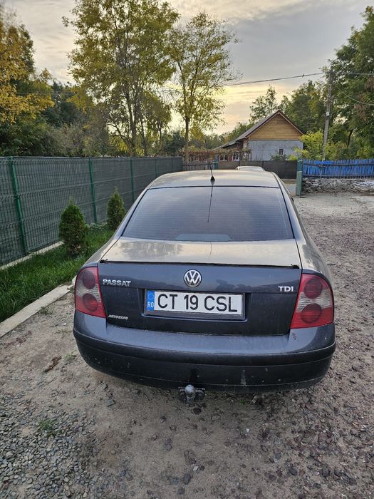 Vand VW passat B 5 .5 19.TDI .Pret 1800!