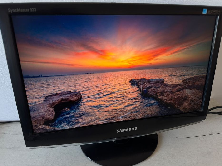 Монитор Samsung SyncMaster 933 (19 дюймов) / В отличном состоянии