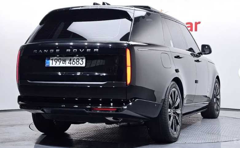 Range Rover P550e Autobiography