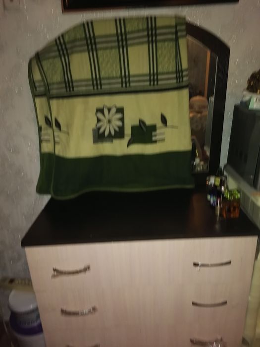 Комод с зеркалом