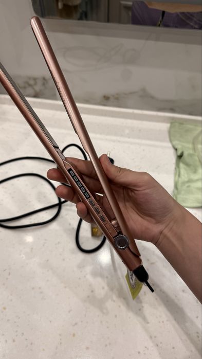 Продаю Утюжок Cronier