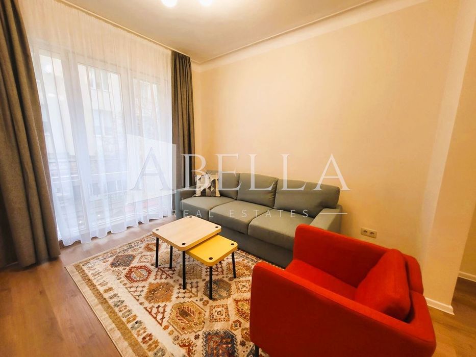 Дава се под наем Тристаен апартамент в София, Център - 80 кв.м за 950 € - Снимка #2