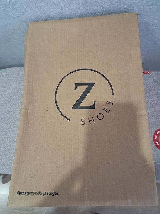 Продам кроссовки