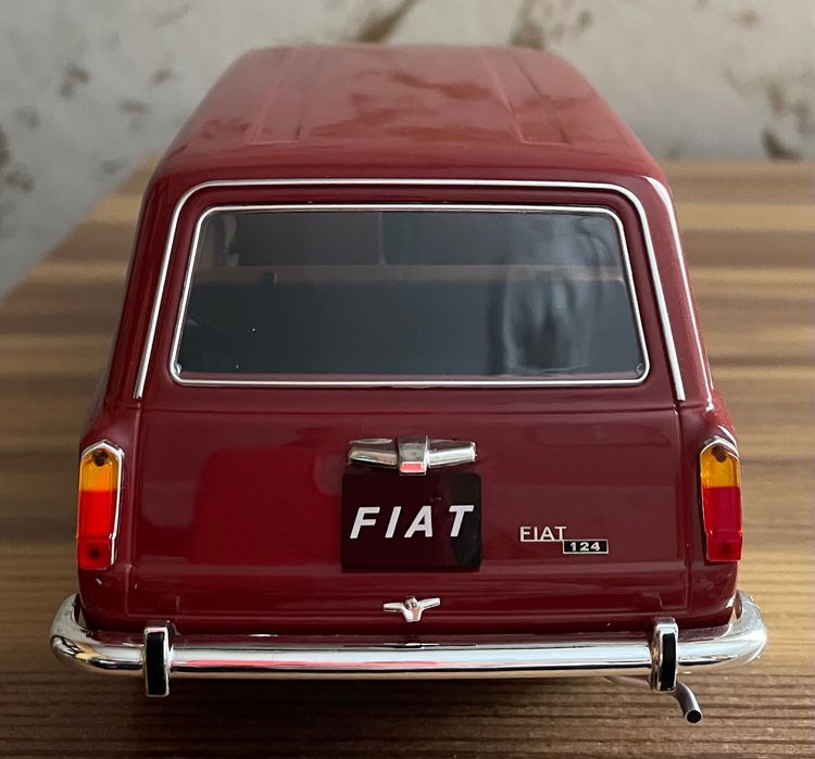 FIAT 124 Mащаб 1:18 Triple 9 Метал