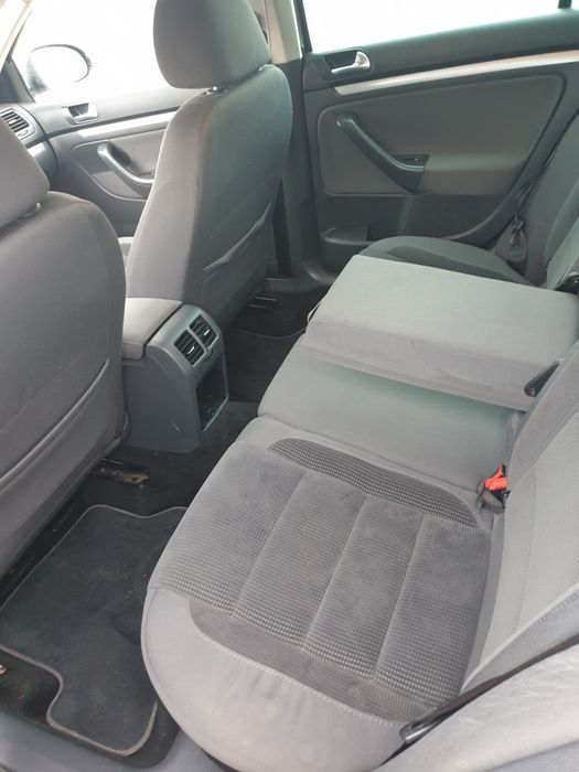 Vand urgent golf5 în stare foarte bună