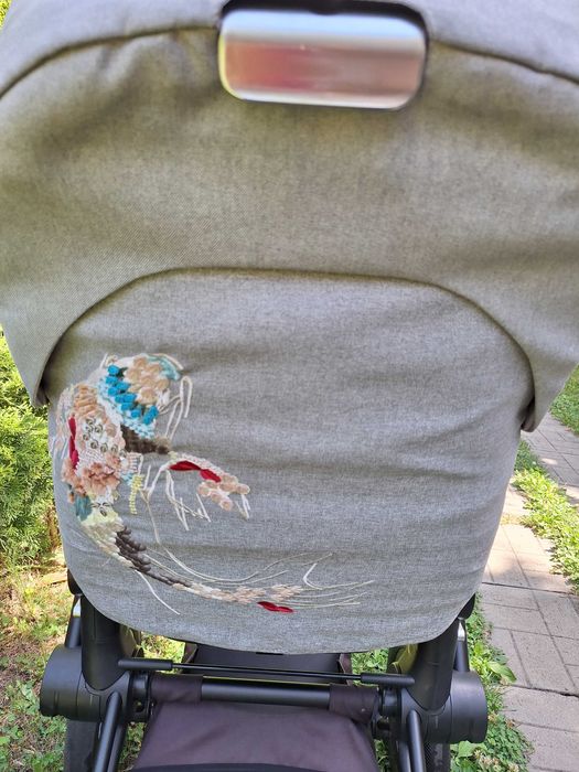 Продавам бебешка количка cybex priam - шаси + летен кош