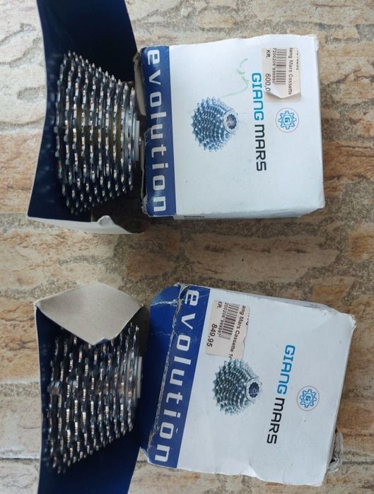 Pinioane bicicletă Shimano originale, cameră de 10 și 11 pinioane