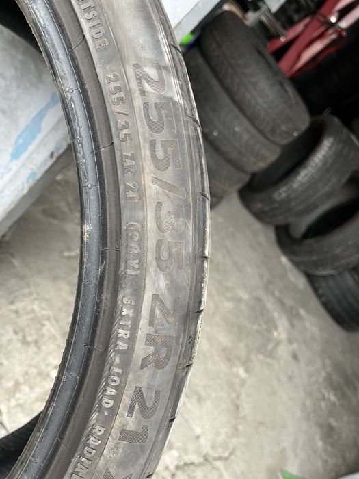 2 бр. летни гуми 255/35/21 Continental DOT 1721 4,5 mm