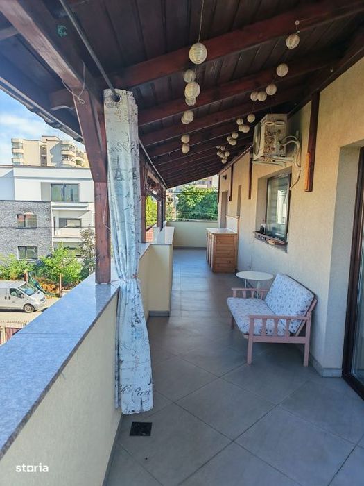 Apartament 4 camere, cartier Intre Lacuri, loc de parcare