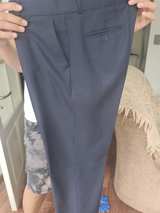 Продам фирменый костюм Four Hands