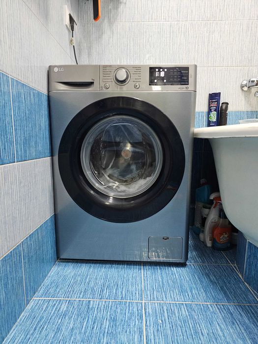 ПРОДАМ LG F2M5HS6S / 7кг / Стиральная машина с функцией пара.