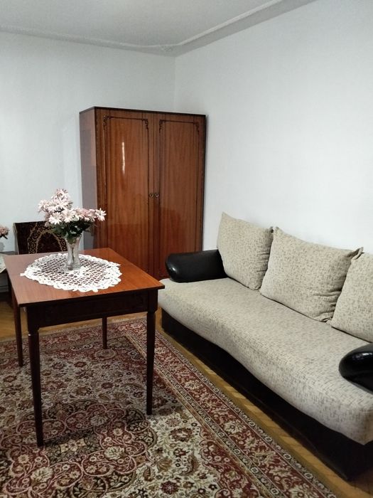 Închiriez apartament