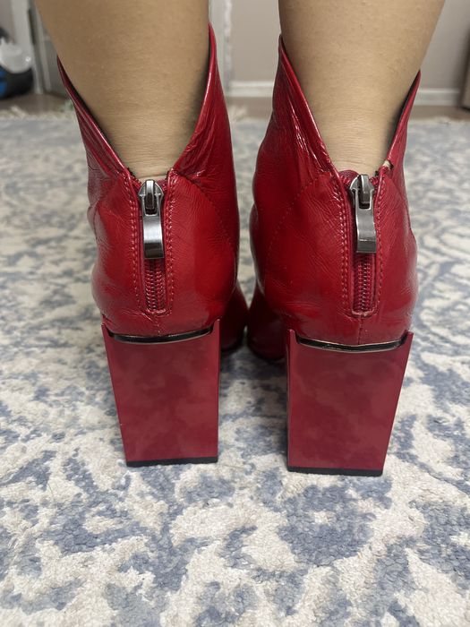 Продаю женские ботиночки