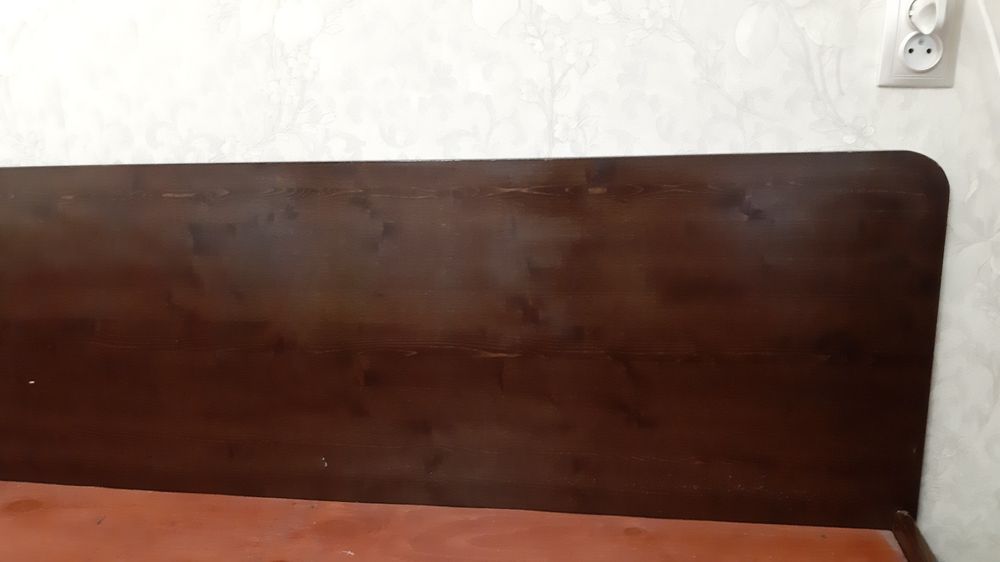 Продам двухспальную кровать, дерево!