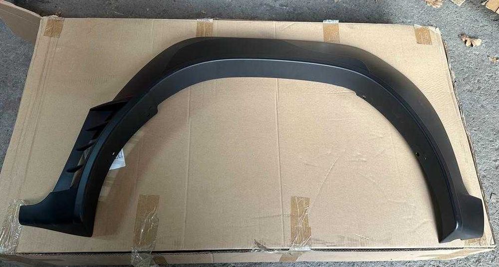 Overfendere aparatori de noroi Toyota Hilux Revo anii 2016+