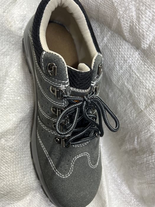 Рабочие ботинки.