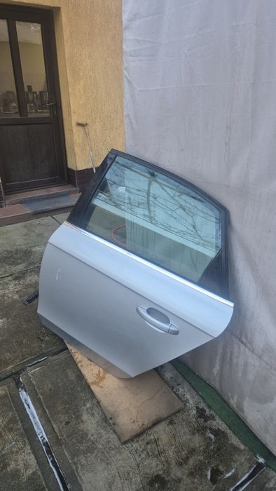 Usa spate stanga audi a4 b8 berlina