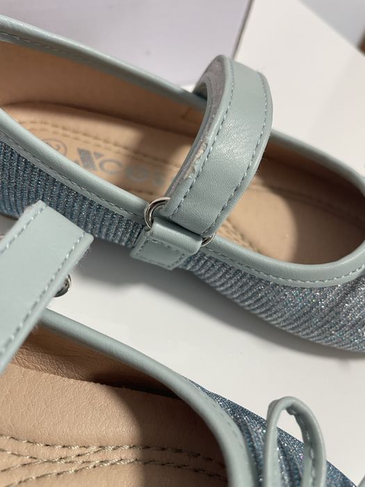 Блестящи детски обувки