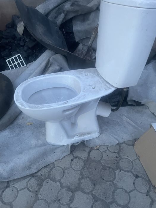 Унитаз со сливным бочком