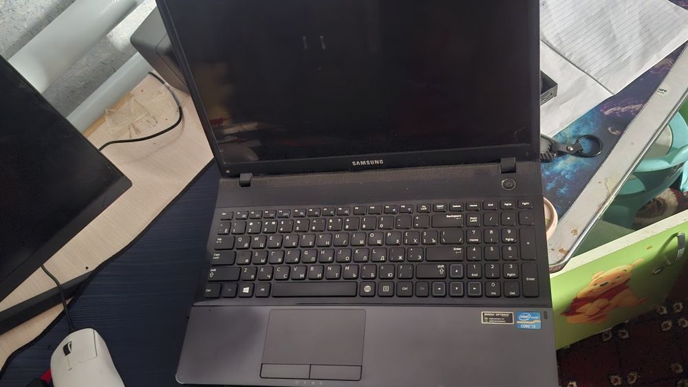 Ноутбук Samsung i3