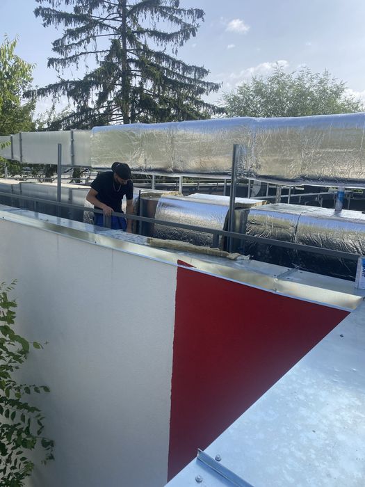 Firma cu 30 muncitori