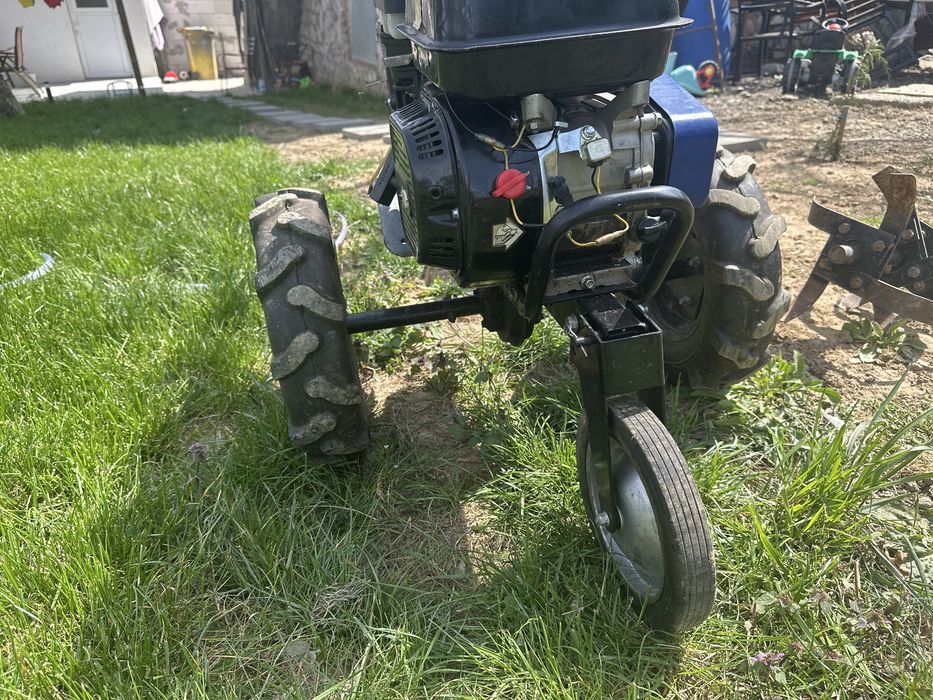 Se vinde motocultor
