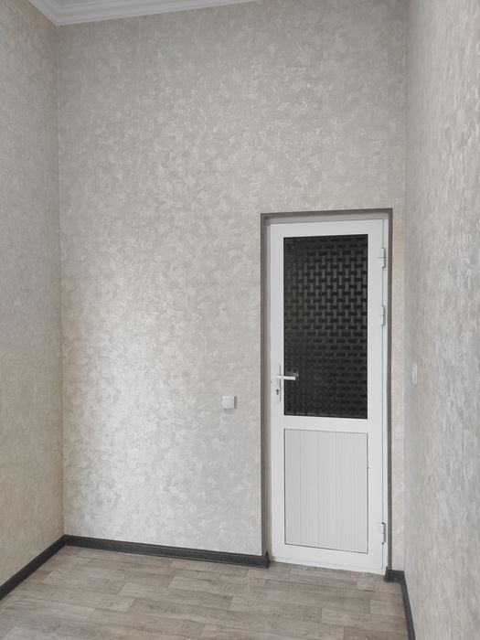 Квартира 3 хона. Янги курилган, катта йул юзига.