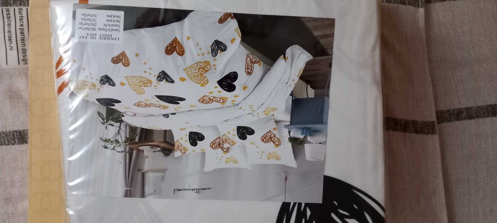 Seturi lenjerii de pat pucioasa