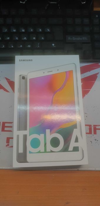 Планщет Samsung galaxy Tab A 8.0 в хорощем состоянии