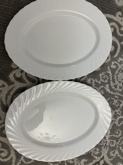 Бокалы для пива и овальные блюда