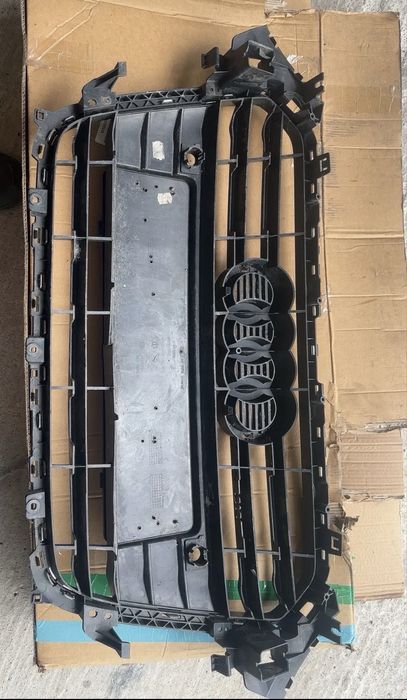 Vand grila centrala , audi A4 B8,5