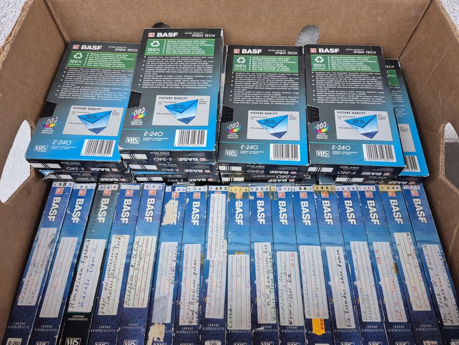 Vând 40 casete video Basf VHS originale de 240 minute colectie filme acțiune,drama,Comedie, Triler, dragoste,western...etc.
