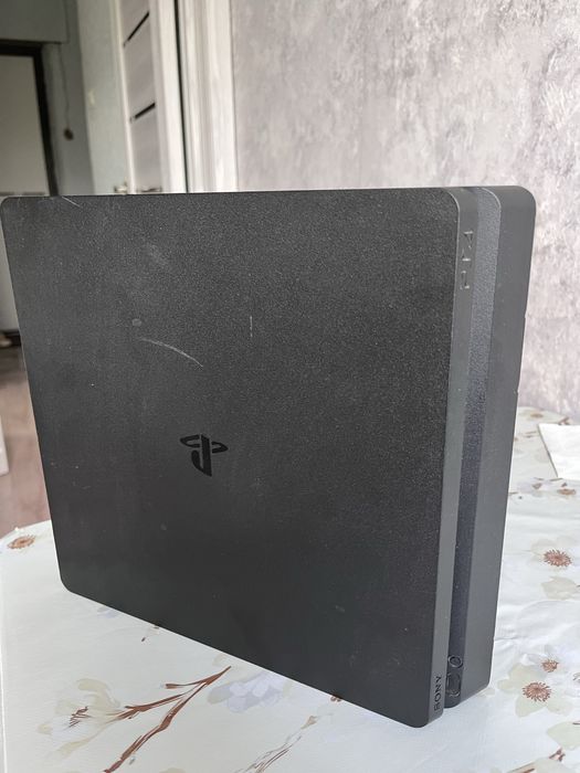 Продам Playstation 4