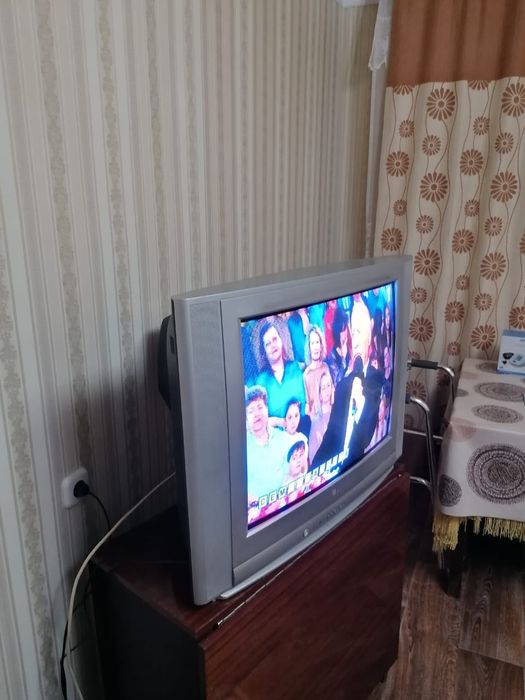 Продам телевизор LG