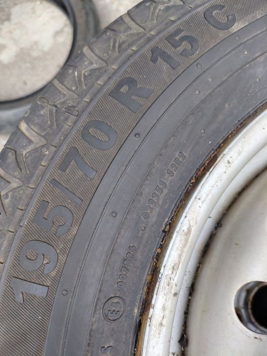 195/70/15"С Semperit 4бр.гуми с джанти VW  t5