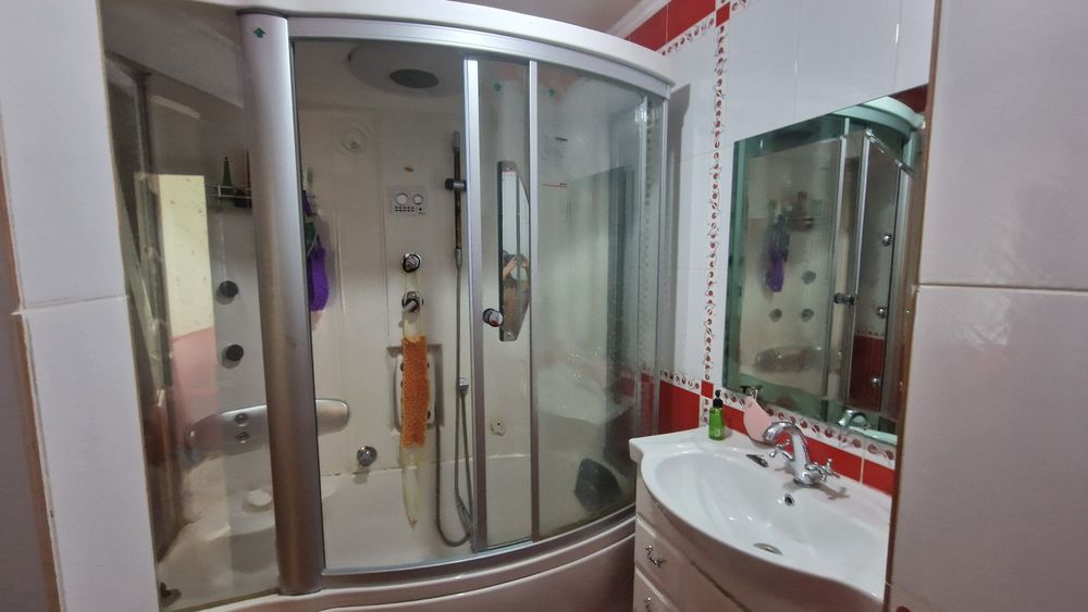 Продам душевая три в одном.  недорого