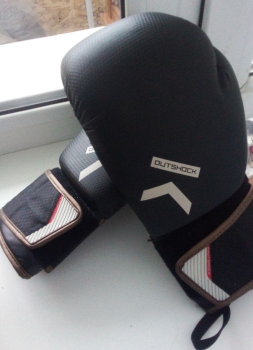 Боксерские перчатки