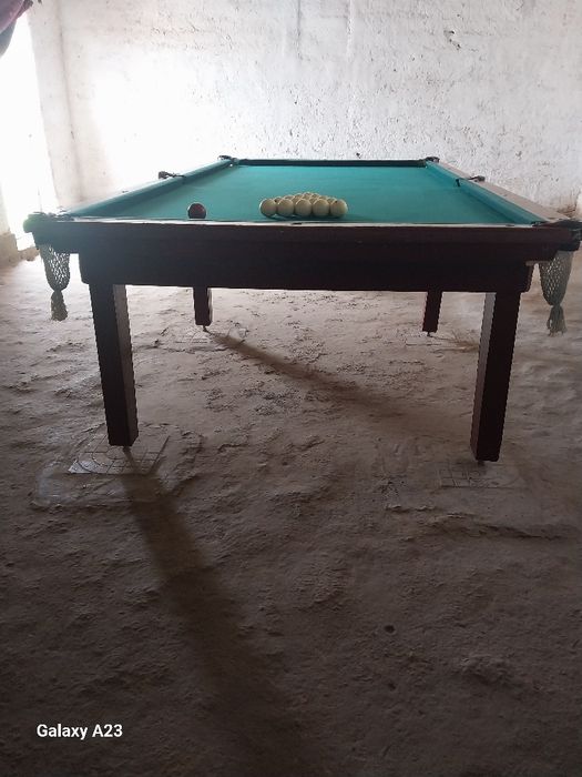 Biliard stol sotiladi  yaxshi xolatda
