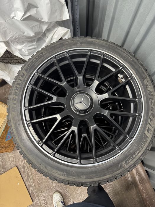 Оригинальные диски Mercedes 245/45 R19 на резине michelin