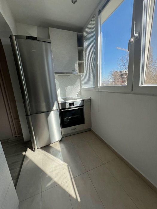 Двустаен апартамент в ж.к. Дружба 2.