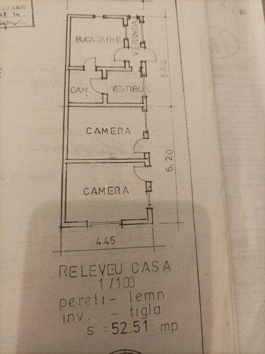 Teren 491 m²,deschidere stradal 15 ml,cu casă 3 camere,garaj și beci