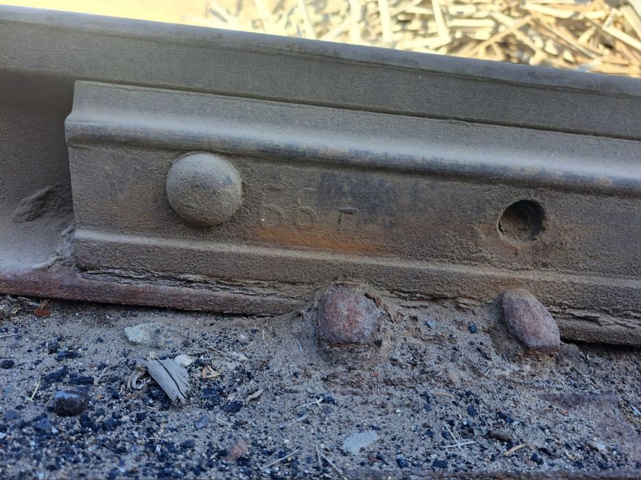 Рельс Р43 с деревяными шпалами 884 метра