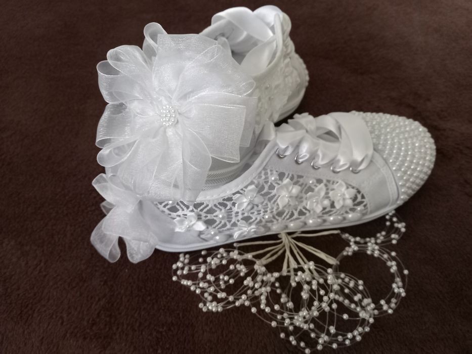 Teniși pentru mirese