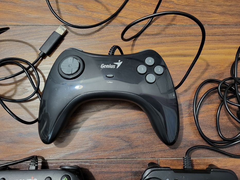 Controllere/manete/joystick-uri playstation 2, PS 3 si PC