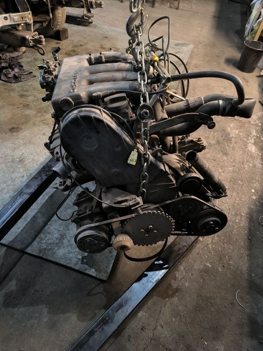 Vînd motor Audi 80 competition 2.0 16 valve cod ACE + cutia de viteze