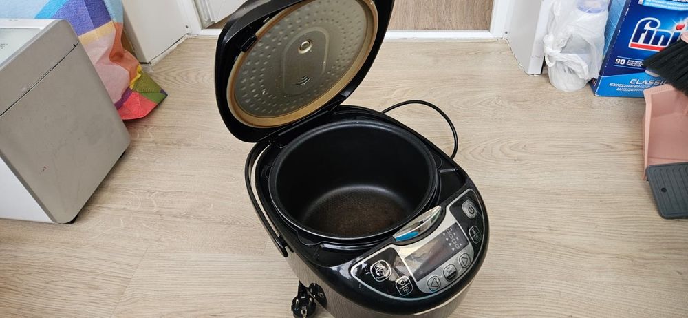 Продам мультиварку Мулинекс